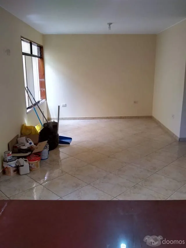 Aproveche, alquilo acogedor y amplio departamento, vista a la calle 3 dormitorios, impecable con ó sin cochera en la Urb. San Roque. Santiago de Surco — foto 2