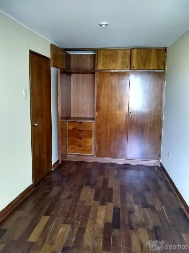 Aproveche, alquilo acogedor y amplio departamento, vista a la calle 3 dormitorios, impecable con ó sin cochera en la Urb. San Roque. Santiago de Surco — foto 13