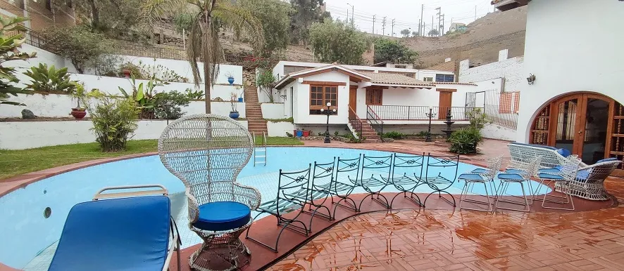 La Molina. Residencia AT:2,540 m2. Piscina, 8 Dormitorios, 12 Cocheras. US$ 1'690,000.- - 20