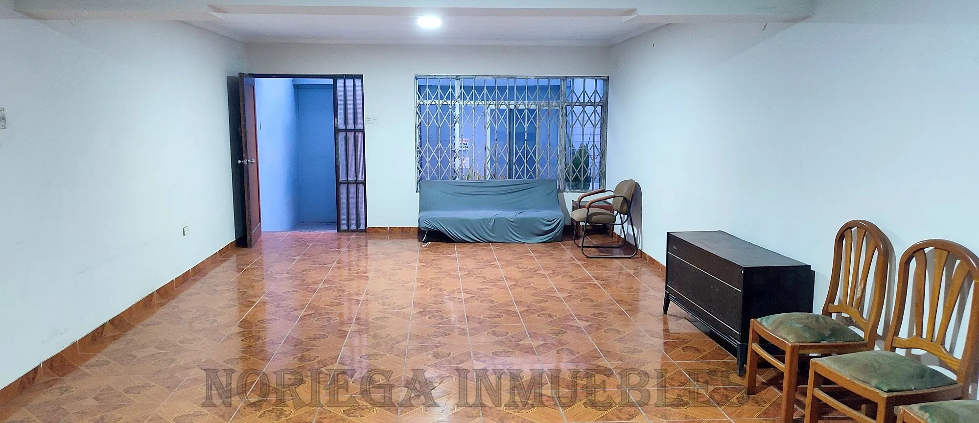 Pueblo Libre, 9 Dormitorios,  7 Baños, Cochera. AC:290 m2, AT:164 m2. US$ 300,000.- - 2