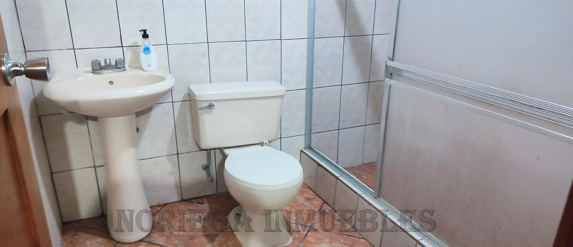 Pueblo Libre, 9 Dormitorios,  7 Baños, Cochera. AC:290 m2, AT:164 m2. US$ 300,000.- - 17