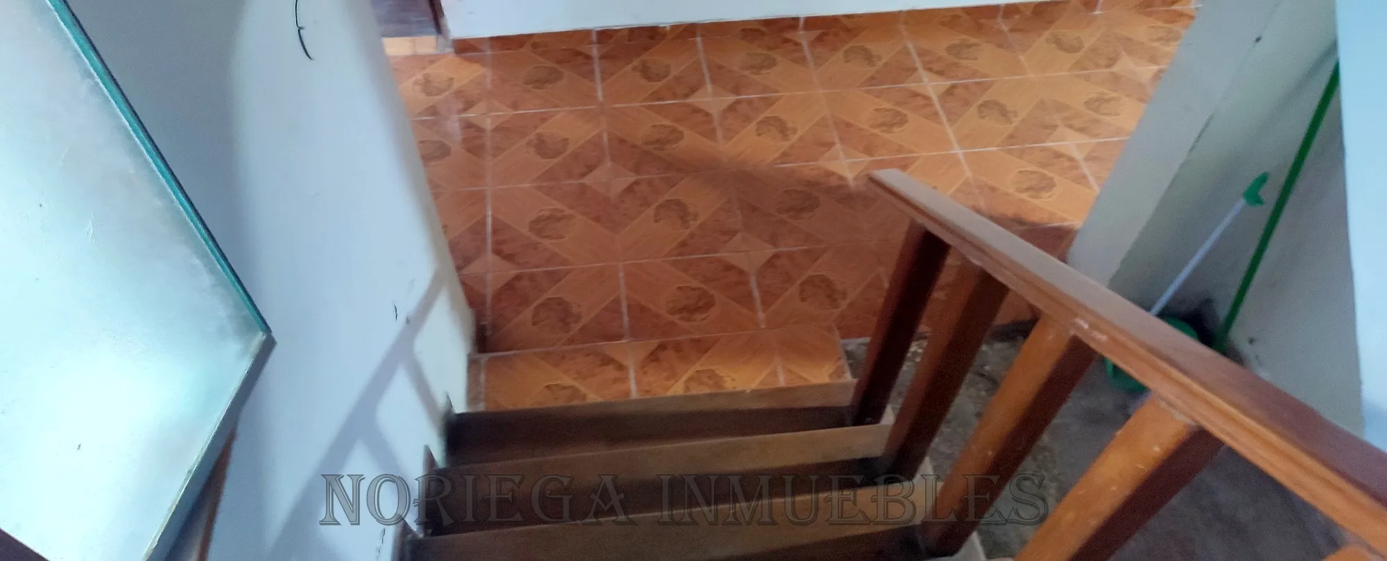 Pueblo Libre, 9 Dormitorios,  7 Baños, Cochera. AC:290 m2, AT:164 m2. US$ 300,000.- - 10