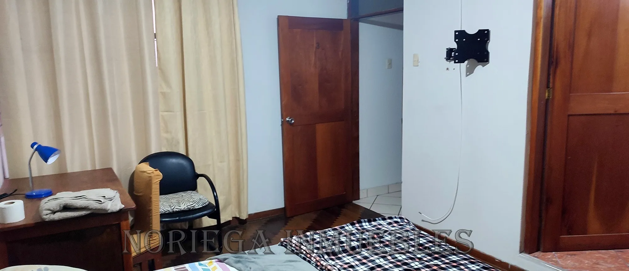 Pueblo Libre, 9 Dormitorios,  7 Baños, Cochera. AC:290 m2, AT:164 m2. US$ 300,000.- - 18
