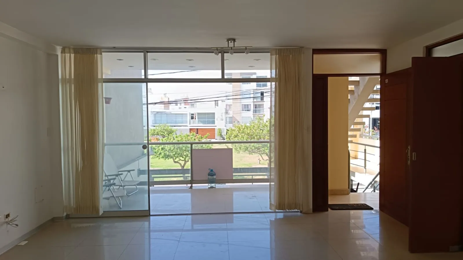 DEPARTAMENTO AMPLIO CON COCHERA EN ZONA EXCLUSIVA SEGURA Y TRANQUILA - 18