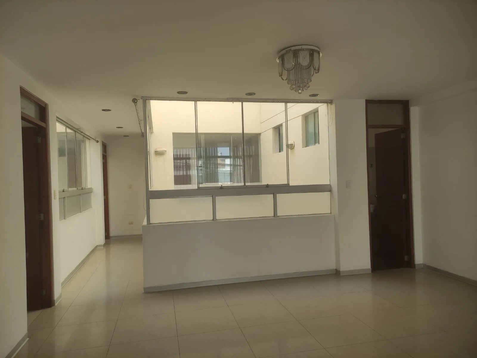 DEPARTAMENTO AMPLIO CON COCHERA EN ZONA EXCLUSIVA SEGURA Y TRANQUILA - 7