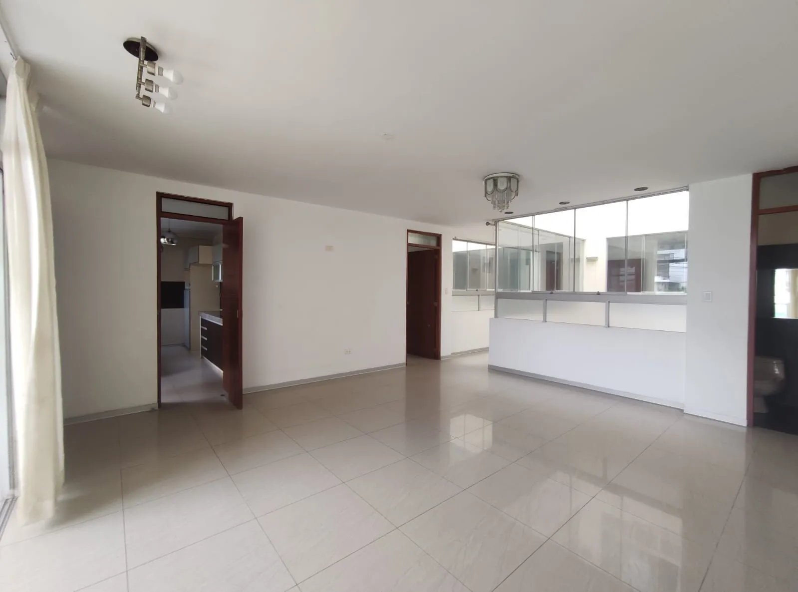 DEPARTAMENTO AMPLIO CON COCHERA EN ZONA EXCLUSIVA SEGURA Y TRANQUILA - 8