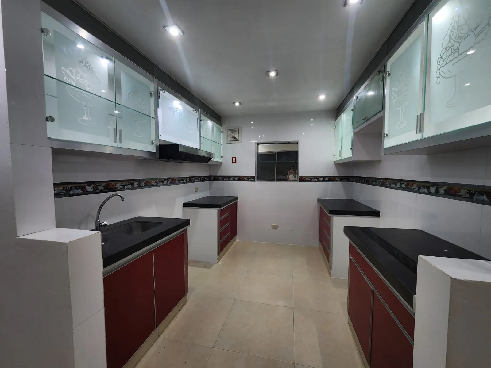 VENTA DE DEPARTAMENTO EN SURCO – EXCELENTE UBICACIÓN — foto 4