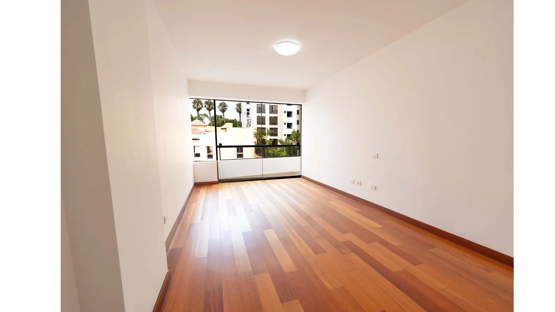 ⛳Lujo Departamento a una cuadra del Golf de San Isidro, piso 3 con balcón grande — foto 13