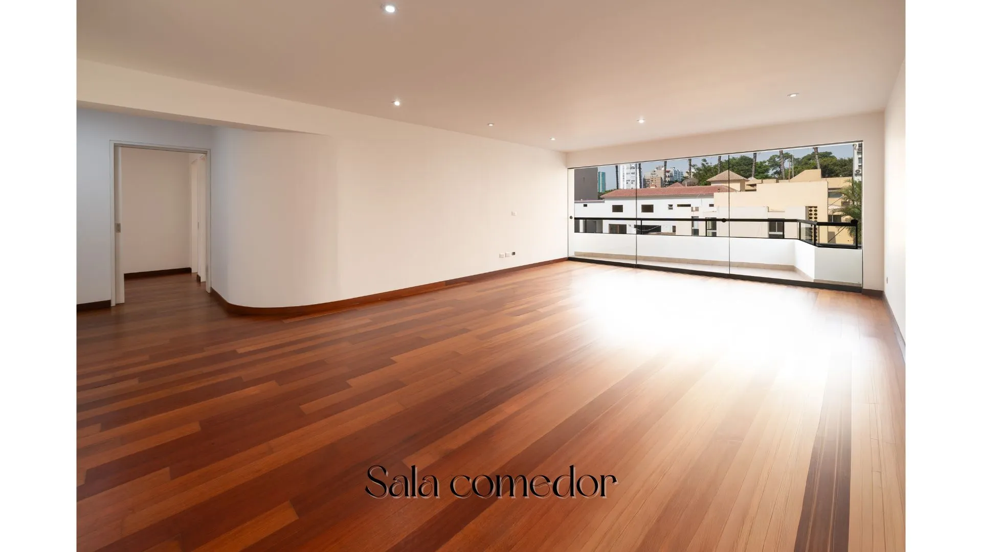 ⛳Lujo Departamento a una cuadra del Golf de San Isidro, piso 3 con balcón grande — foto 2
