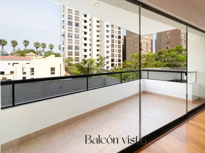 ⛳Lujo Departamento a una cuadra del Golf de San Isidro, piso 3 con balcón grande