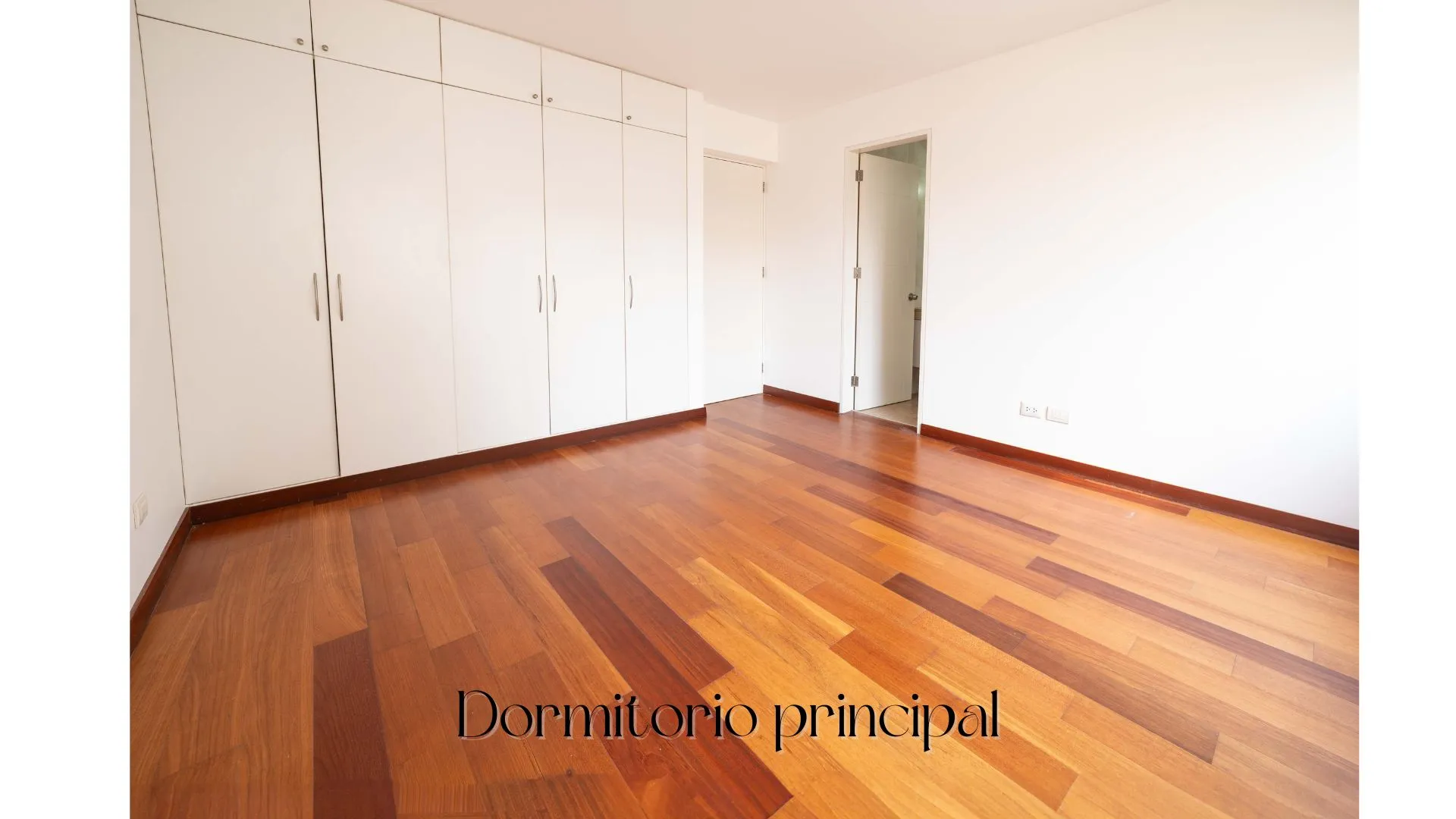 ⛳Lujo Departamento a una cuadra del Golf de San Isidro, piso 3 con balcón grande — foto 4