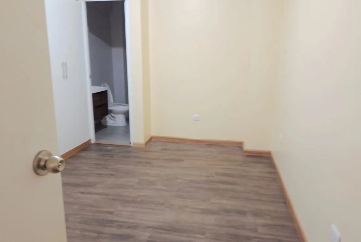 Se Alquila Departamento de 2 hab en Jr. Tacna en el Centro de Hyo - 3