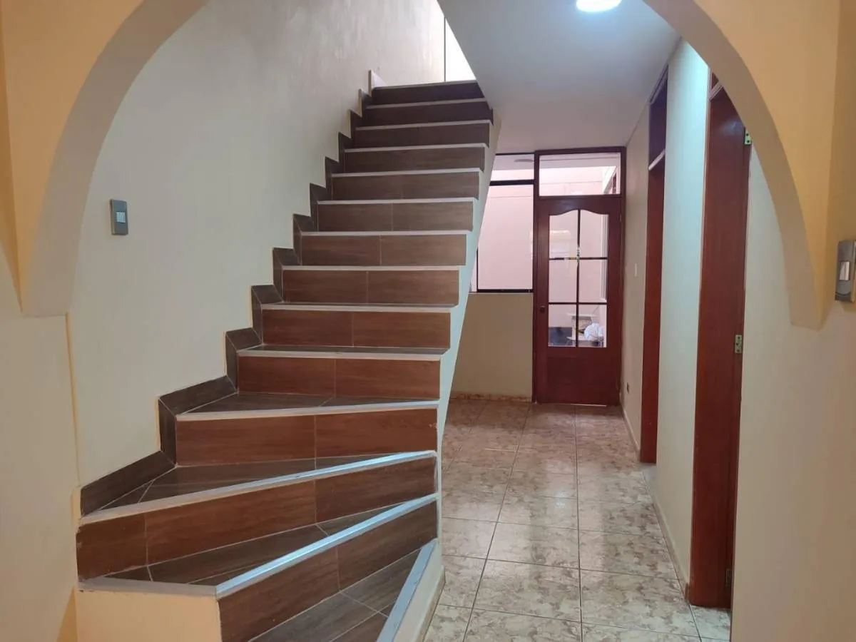 ALQUILER CASA DE 3 PISOS EN SAN MARTIN DE PORRES - PARA NEGOCIO O VIVIENDA — foto 7