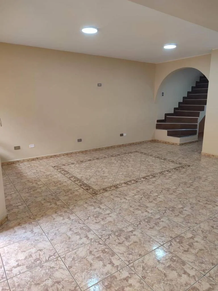 ALQUILER CASA DE 3 PISOS EN SAN MARTIN DE PORRES - PARA NEGOCIO O VIVIENDA — foto 3