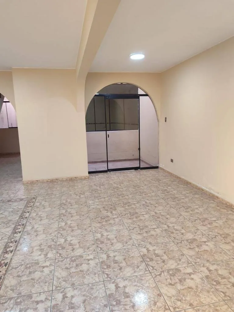 ALQUILER CASA DE 3 PISOS EN SAN MARTIN DE PORRES - PARA NEGOCIO O VIVIENDA — foto 4