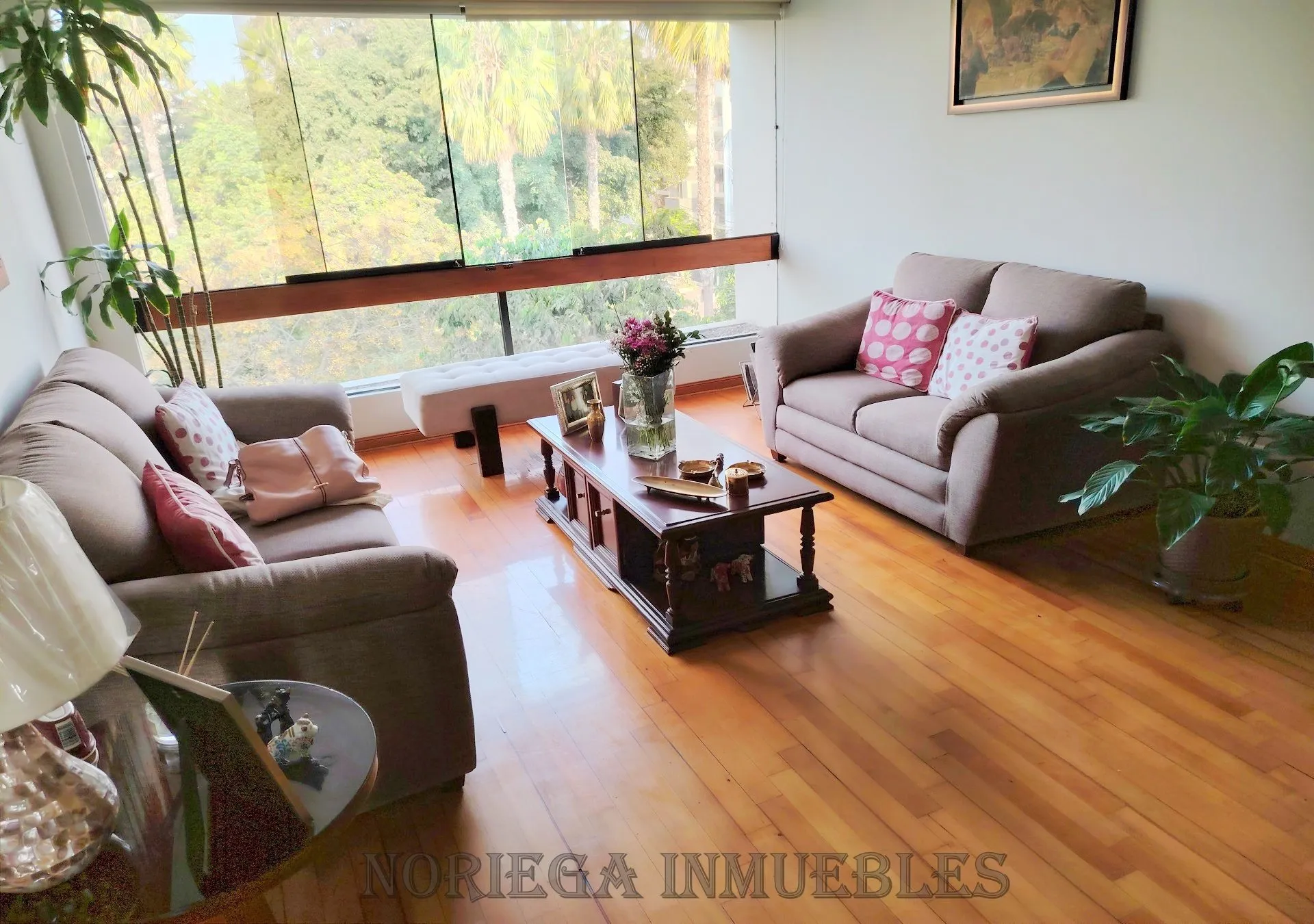 Surco. Dpto. 165 m2 + 35 m2 Terraza + 2 Cocheras. US$ 255,000.- - 2