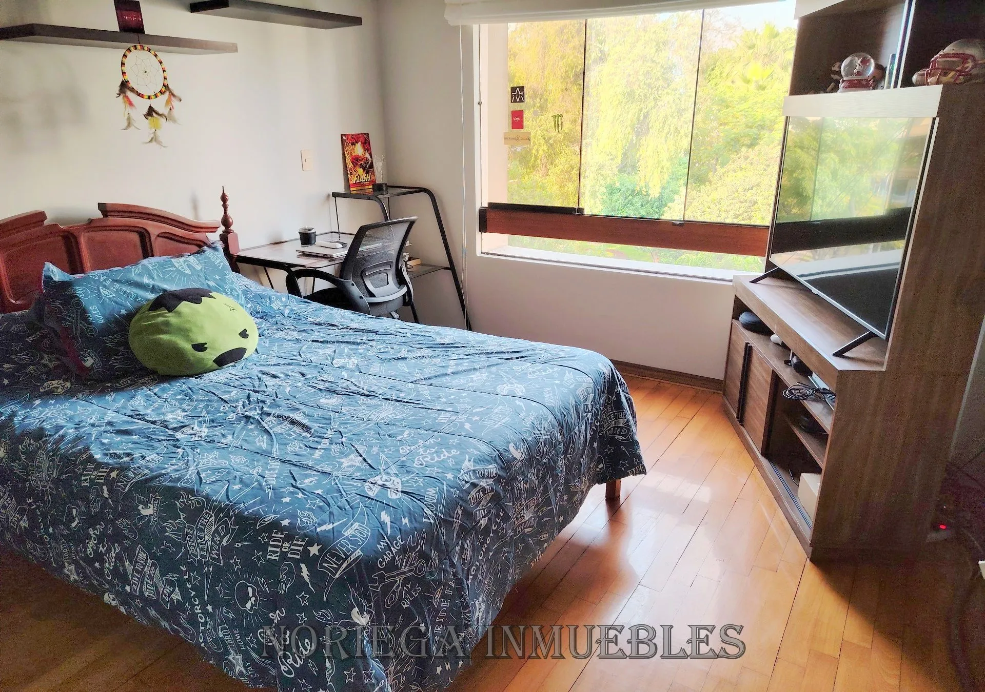 Surco. Dpto. 165 m2 + 35 m2 Terraza + 2 Cocheras. US$ 255,000.- - 7