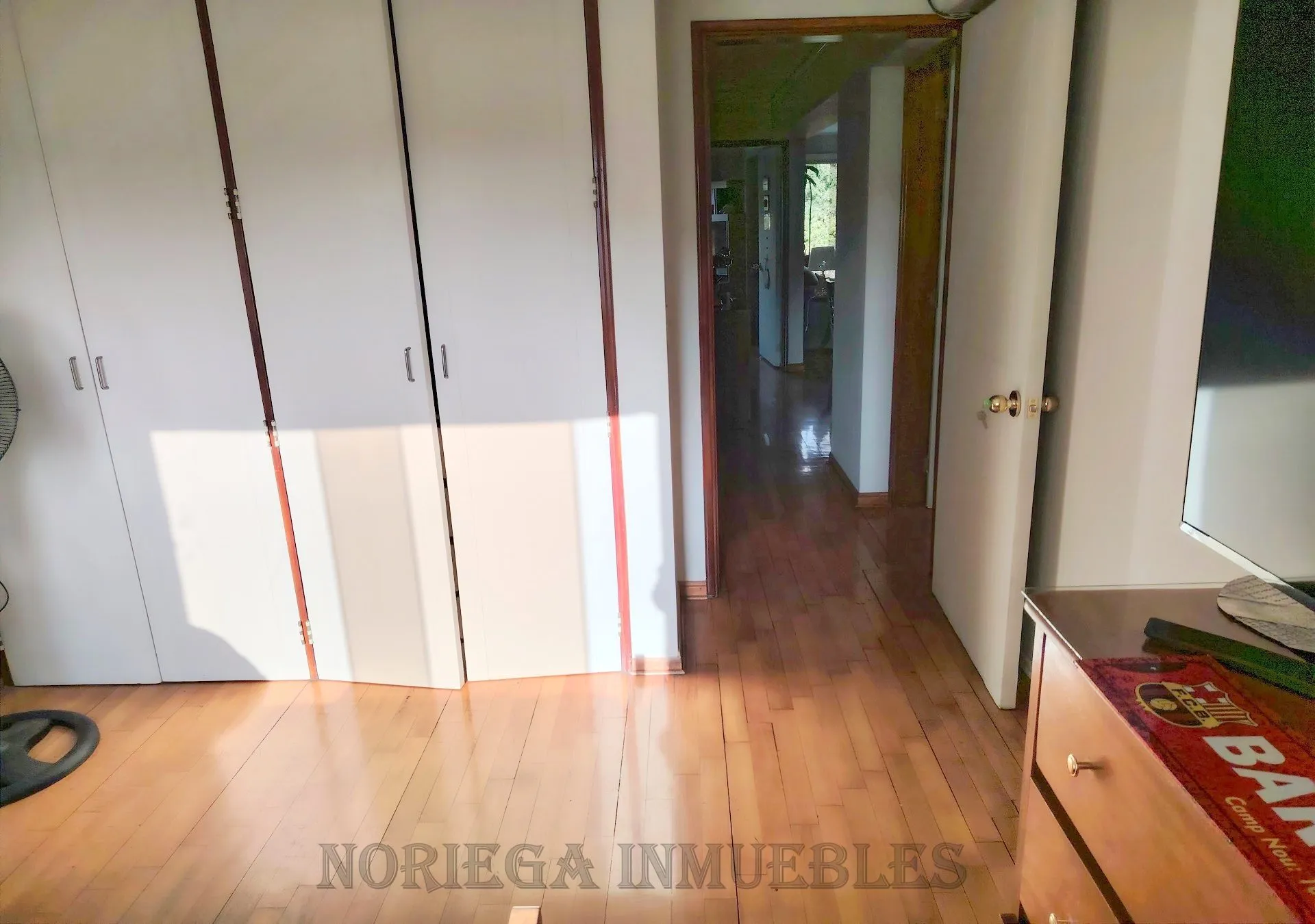 Surco. Dpto. 165 m2 + 35 m2 Terraza + 2 Cocheras. US$ 255,000.- - 12