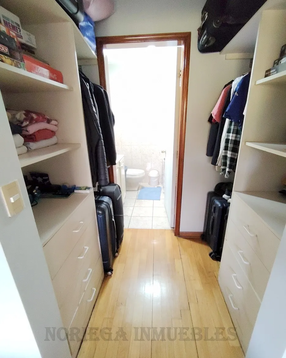 Surco. Dpto. 165 m2 + 35 m2 Terraza + 2 Cocheras. US$ 255,000.- - 8