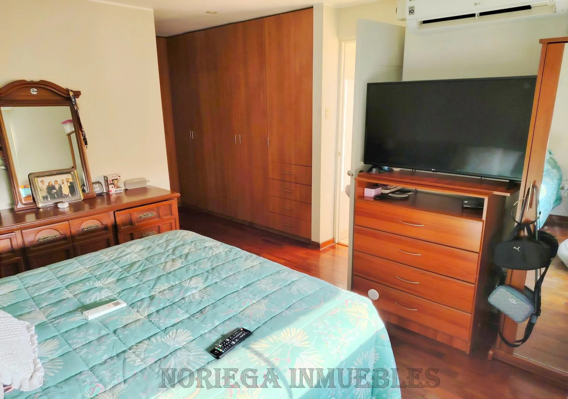 Surco. Dpto. 165 m2 + 35 m2 Terraza + 2 Cocheras. US$ 255,000.- - 16