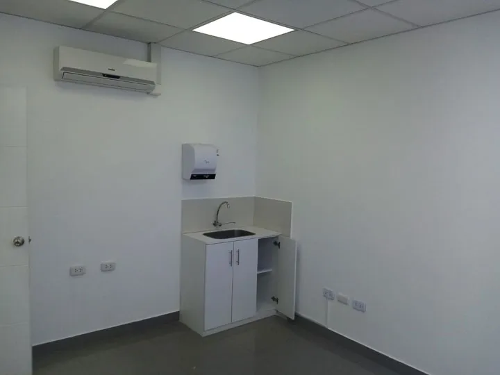 CENTRO MEDICO ALQUILA CONSULTORIOS OFICINAS - 7