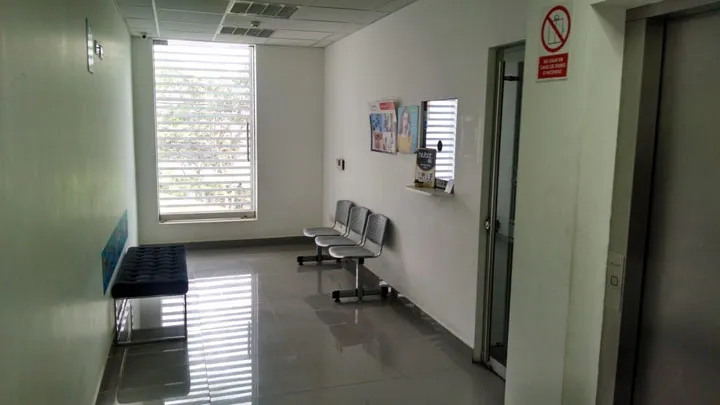 CENTRO MEDICO ALQUILA CONSULTORIOS OFICINAS - 12