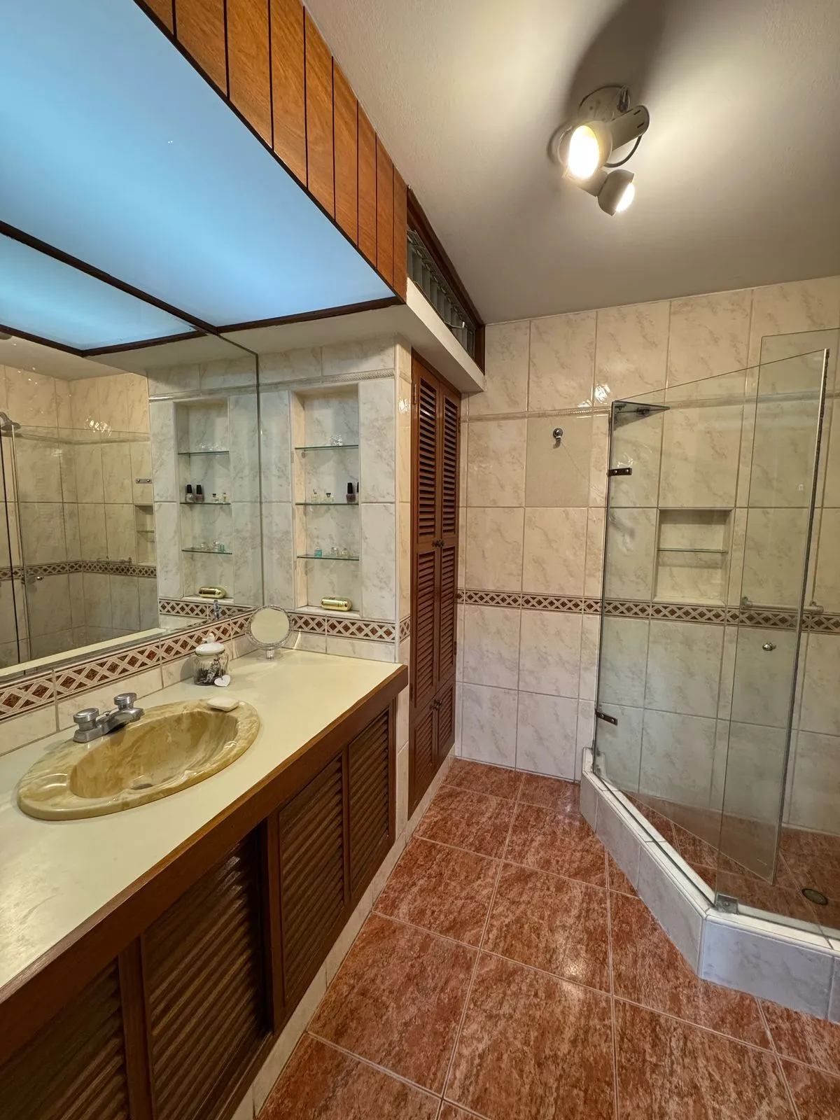 Departamento de 184 m² en El Primer Piso con Jardín y Terraza en Chacarilla, Santiago de Surco - 11