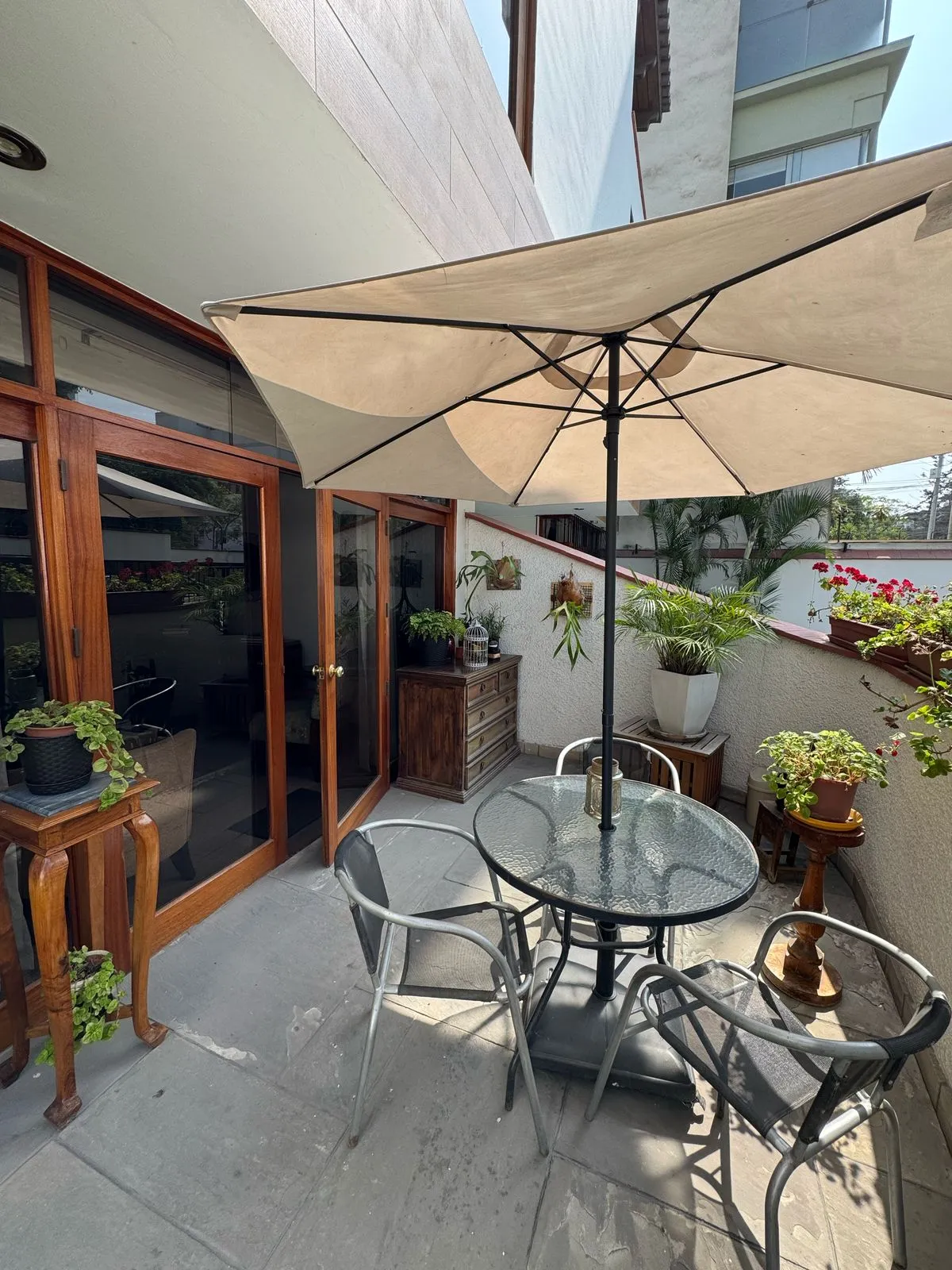 Departamento de 184 m² en El Primer Piso con Jardín y Terraza en Chacarilla, Santiago de Surco - 3