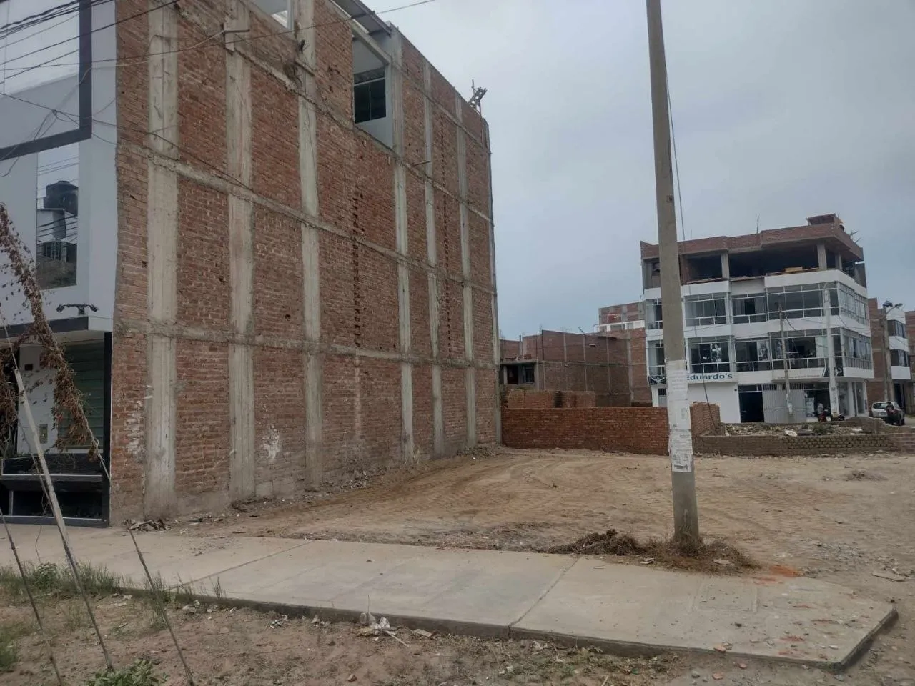 Terreno en Venta – Av. Metropolitana 120 m² - 6