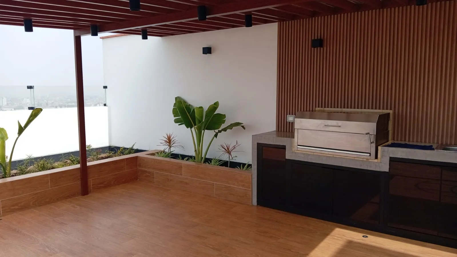 DEPARTAMENTO DE ESTRENO + COCHERA Y DEPOSITO - 1