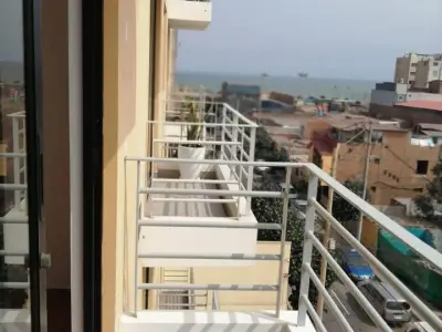 🏢 ¡Ocasión en San Miguel! Moderno Depa de 3 Dormitorios con Gas Natural y Balcón 🌊 |  Precio: S/ 1,850 | 2 baños completos | Piso 5 con ascensor | Vista a Calle | Bien iluminado.