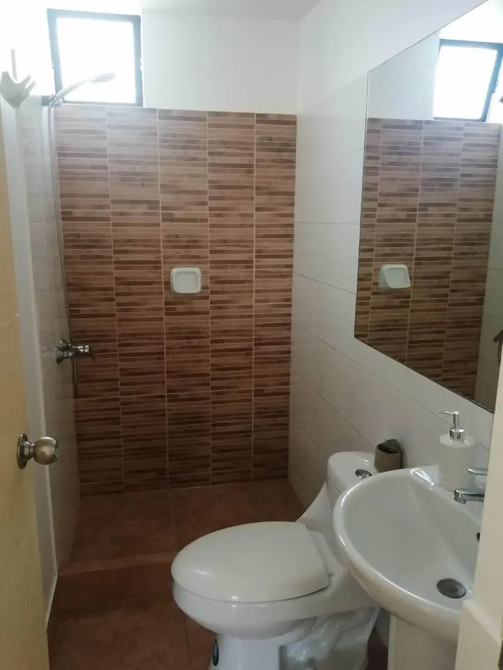 🏢 ¡Ocasión en San Miguel! Moderno Depa de 3 Dormitorios con Gas Natural y Balcón 🌊 |  Precio: S/ 1,850 | 2 baños completos | Piso 5 con ascensor | Vista a Calle | Bien iluminado. — foto 9