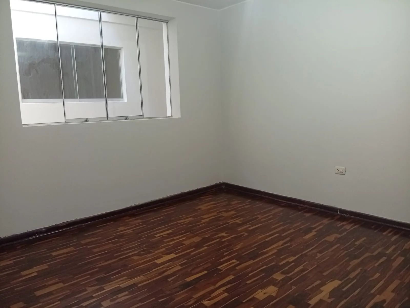 Venta de amplio Departamento independiente en Salamanca de Monterrico — foto 8