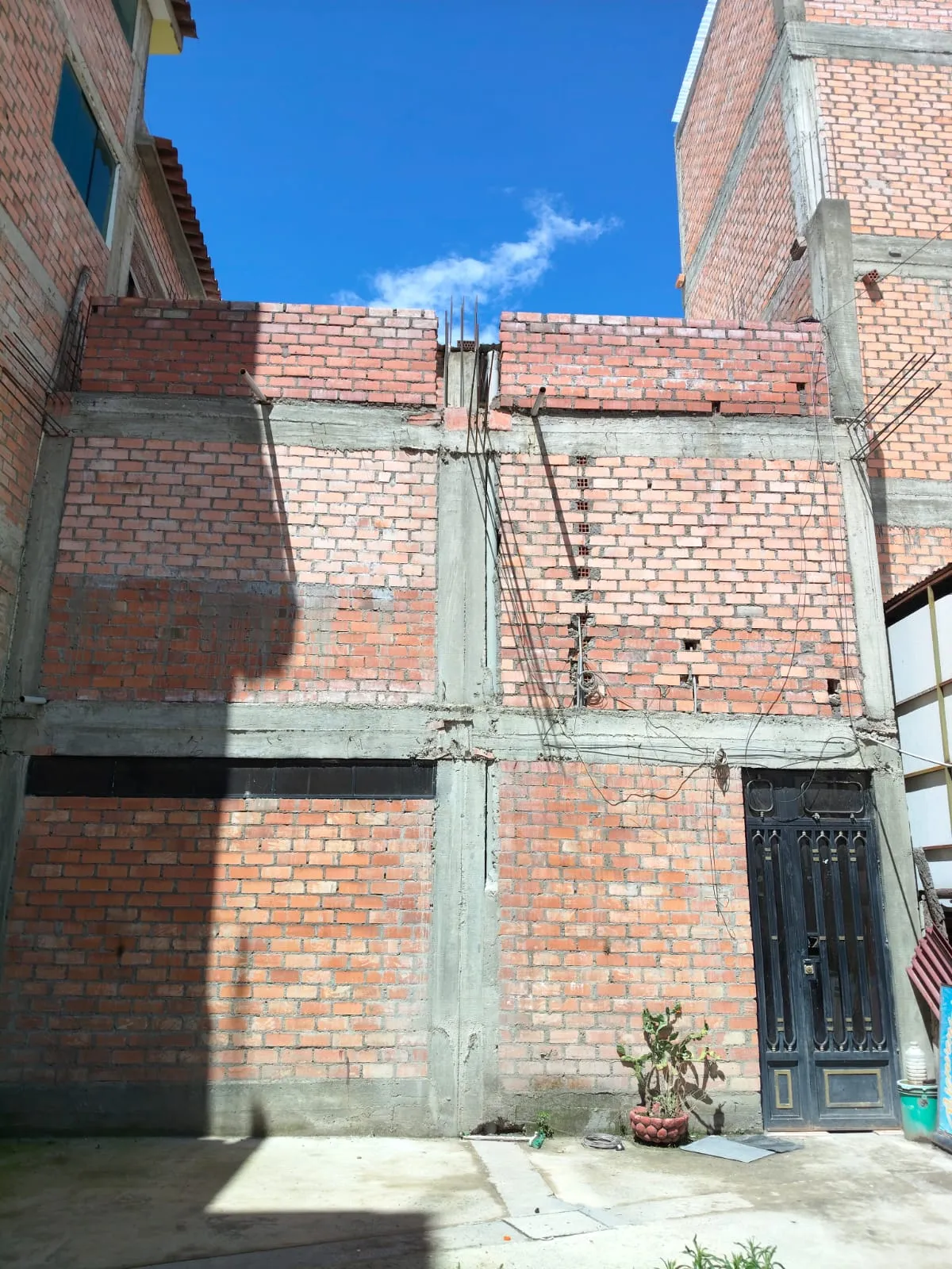 Casa en venta como terreno - 2