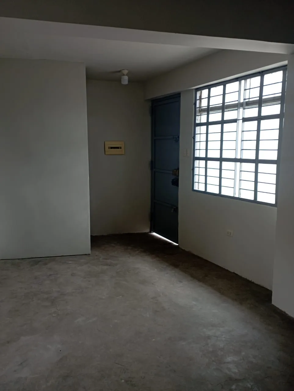 Alquilo Local comercial de 240 M2  en la antigua PANAMERICANA SUR -  Altura del Super Grifo y del Rest.  EL BATAN - 3