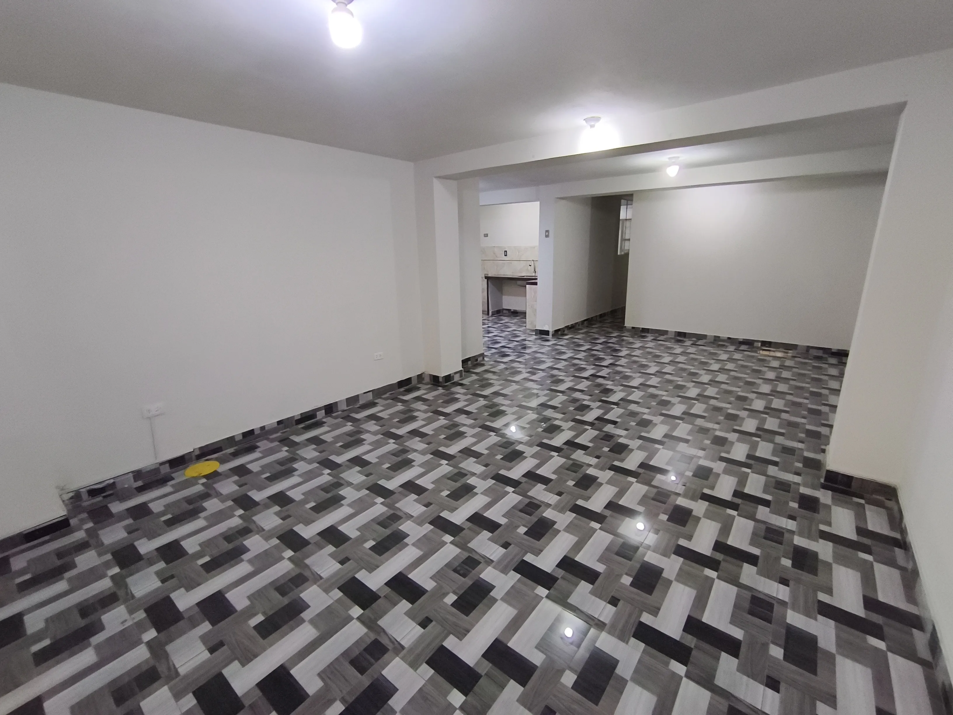 🏢 EN ALQUILER: Amplio Departamento en 1er Piso – ¡Excelente Ubicación! — foto 2