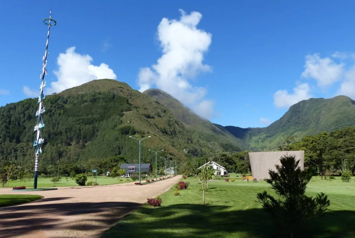 Se Vende Terreno en Condominio Privado Alpental – La Mejor Zona Residencial de Oxapampa - 2