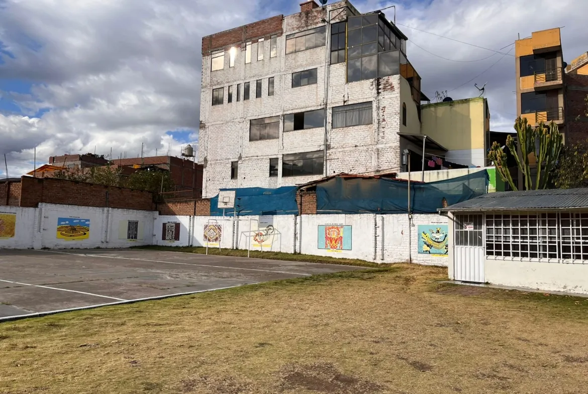 Se Alquila Terreno de 4,461 m2 con Tres Frontis frente a la Universidad UPLA - 10