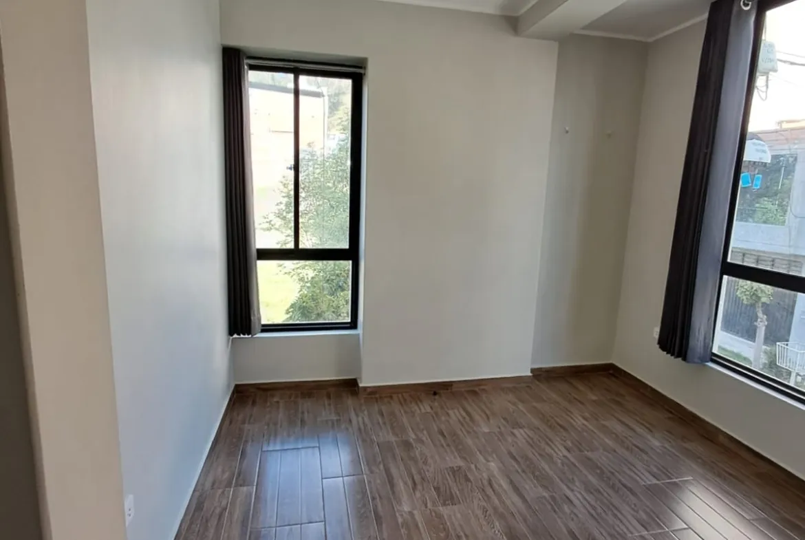 Se Alquila Departamento 2do Piso Urb. Alto la Merced con vista al parque - 5
