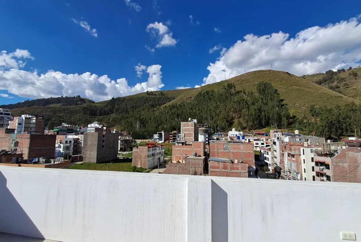 Se Alquila Departamento 2do Piso Urb. Alto la Merced con vista al parque - 3