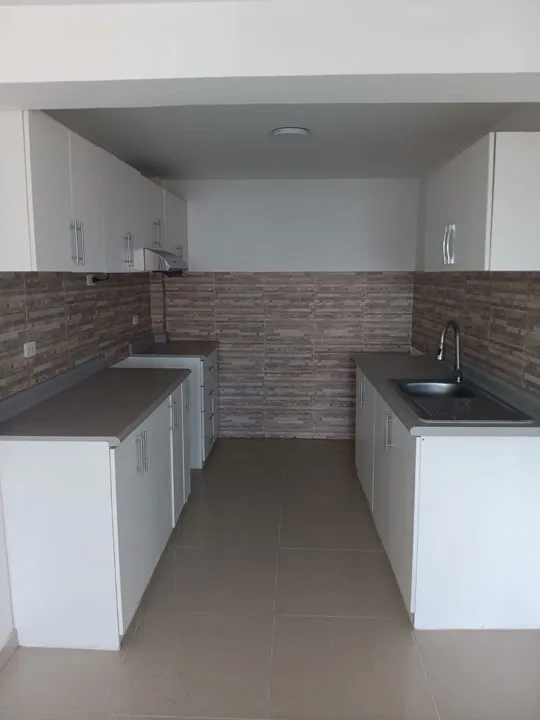 ALQUILO MODERNO DEPARTAMENTO BARRANCO — foto 3