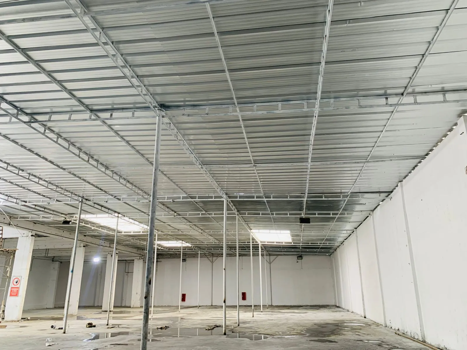 ALQUILER LOCAL IDEAL ALMACEN 1,505 MT2 - AV. ARGENTINA - 3