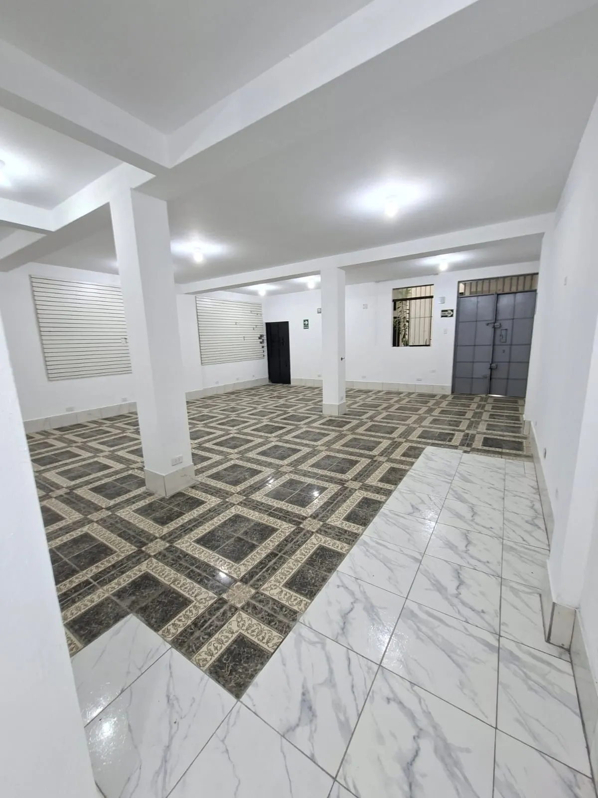 ALQUILER  DE  ALMACEN,OFICINA EN LOS CEDROS DE VILLA. — foto 2