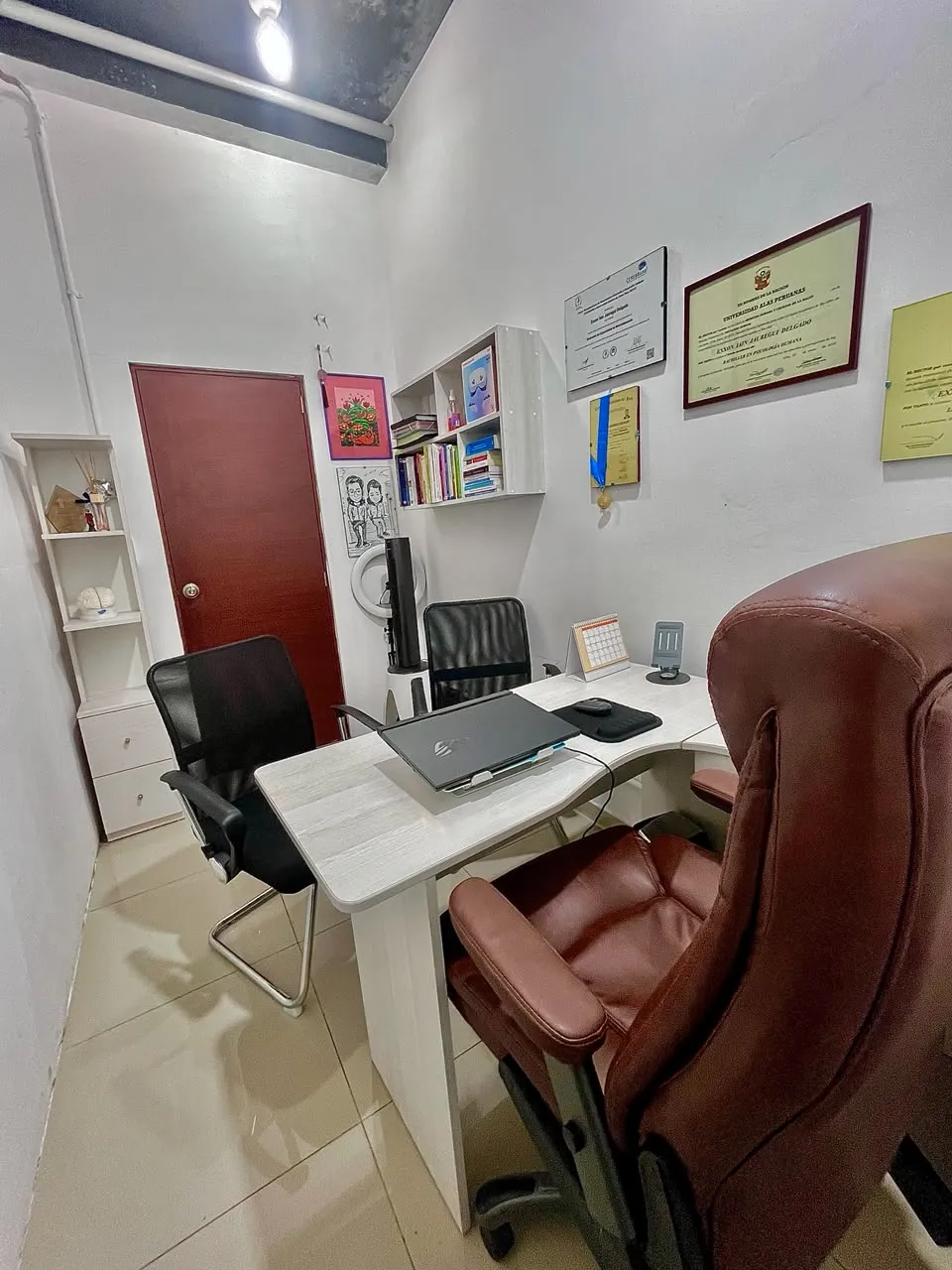 🏢 **ALQUILER DE CONSULTORIO PSICOLÓGICO AMOBLADO POR HORA** - 6