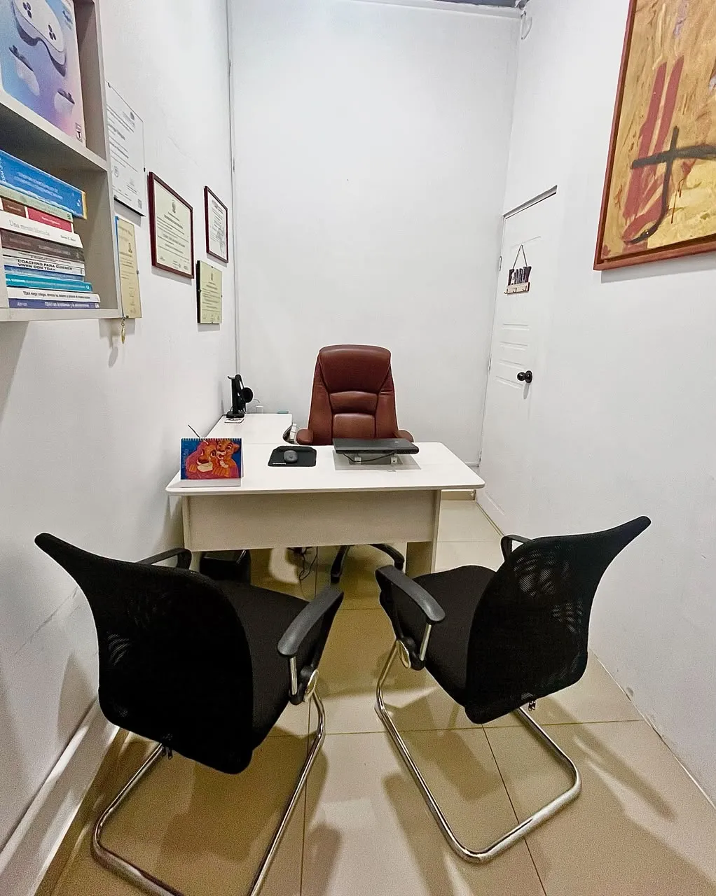 🏢 **ALQUILER DE CONSULTORIO PSICOLÓGICO AMOBLADO POR HORA** - 5