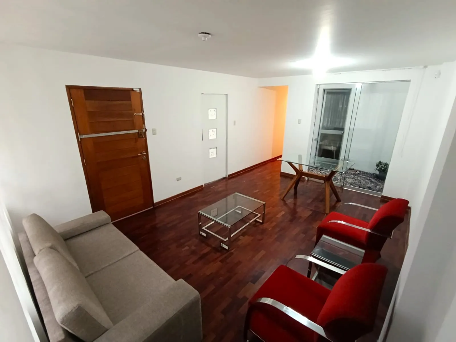 Amplio Departamento en 1er Piso | 117 m² | 3 Dorm | Santa Raquel | Cochera - 1