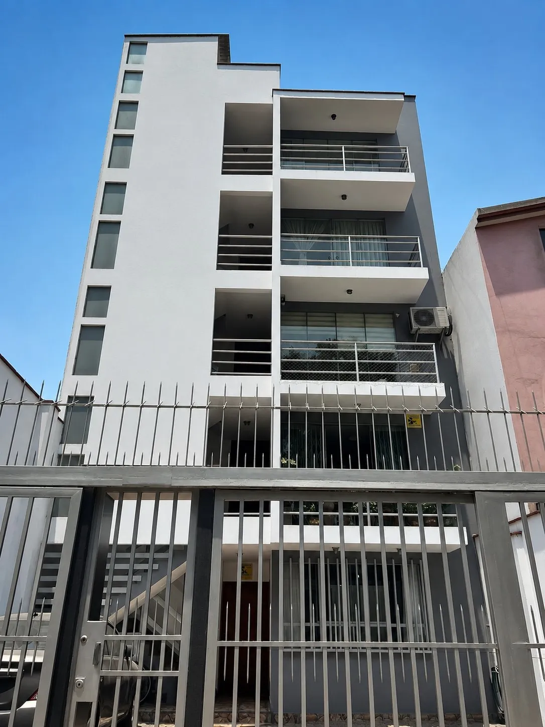 Amplio Departamento en 1er Piso | 117 m² | 3 Dorm | Santa Raquel | Cochera - 17