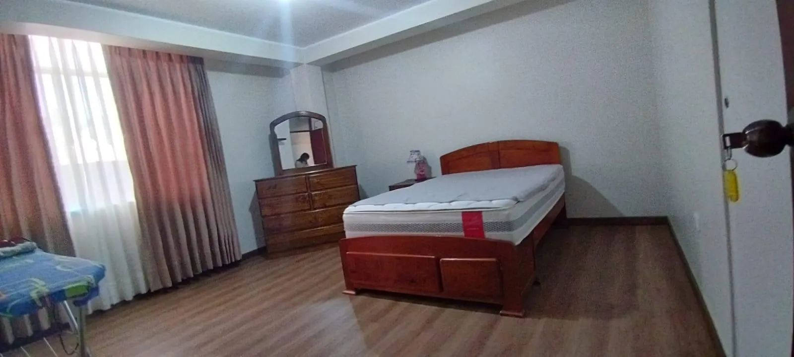 Se Alquila Depa Amoblado 3 dorm mas cochera cerca a la UPLA - 2