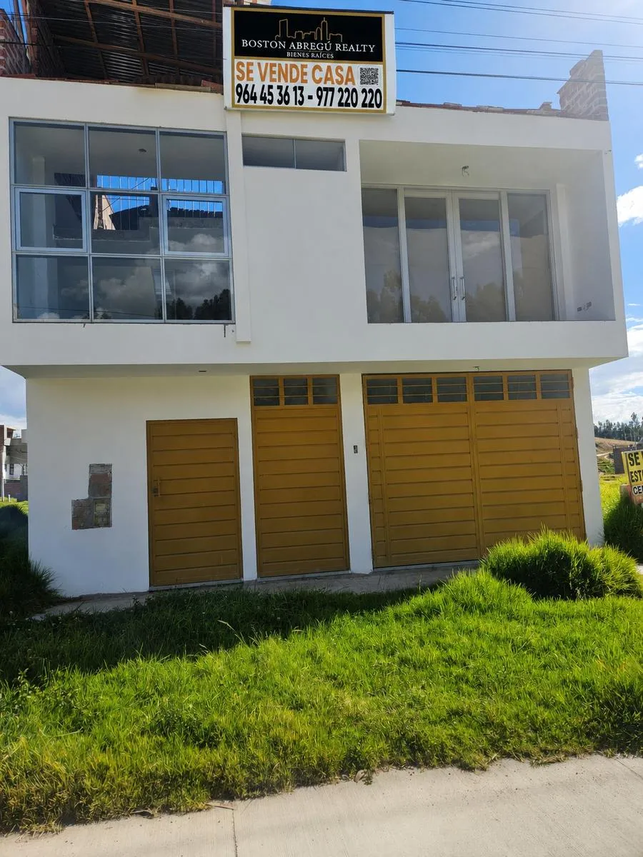 Se Vende Linda Casa de 2 Pisos + Cochera Urb. Los Eucaliptos - 5