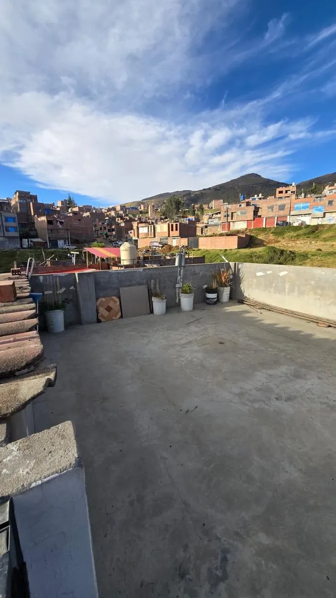 Se Vende Casa de 3 pisos con Cochera cerca a Cerrito de la libertad - 3